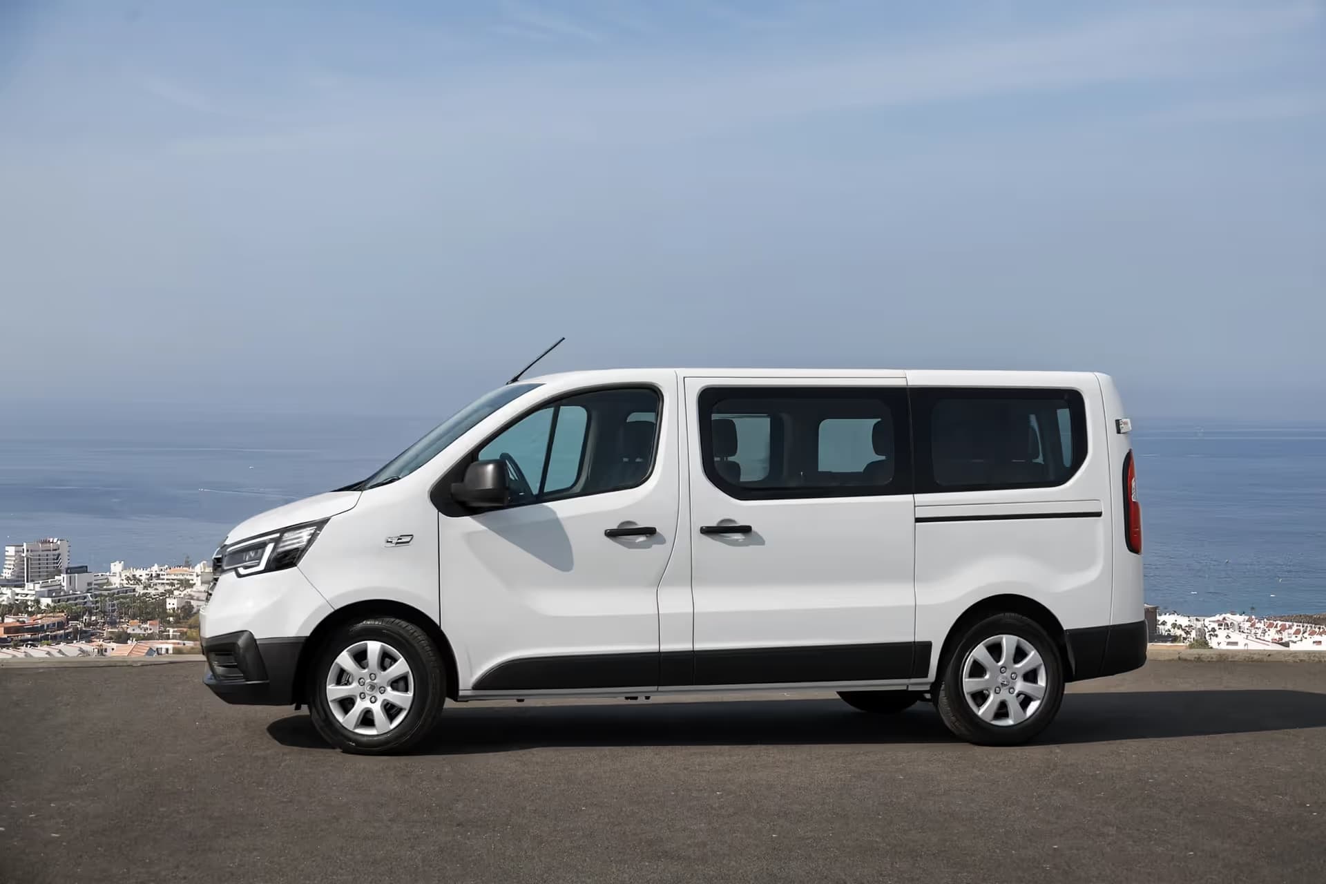 Прокат Renault Renault Traffic 9 places в Tenerife